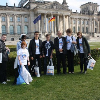 Vor dem Reichstag