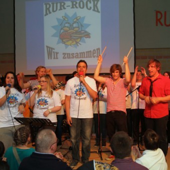 "Rur-Rock" und "Kasalla" gemeinsam auf der Bühne Foto: Jürgen Laaser