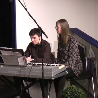 Simon Karolczak und Astrid van Dierendonk– Rurtal-Schule